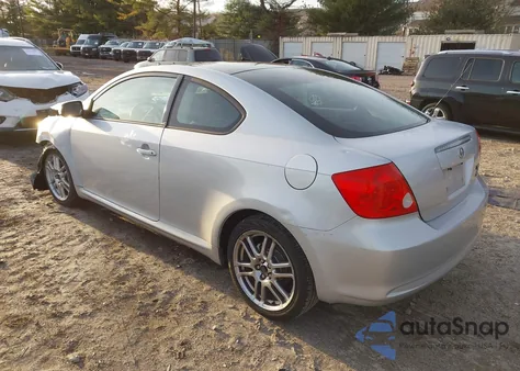 2005 Scion Tc z USA, uszkodzony, nr VIN JTKDE177750027353